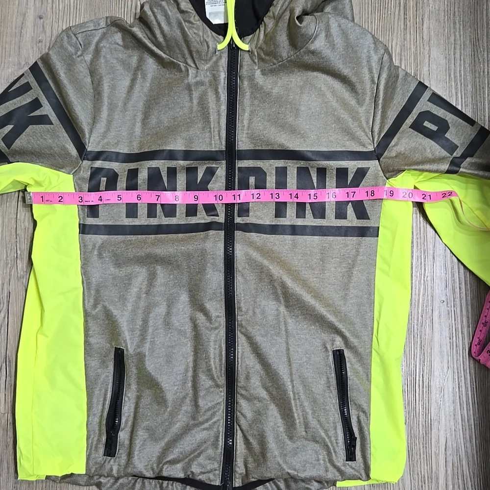 VS Pink Jacket - Picture 10 of 10